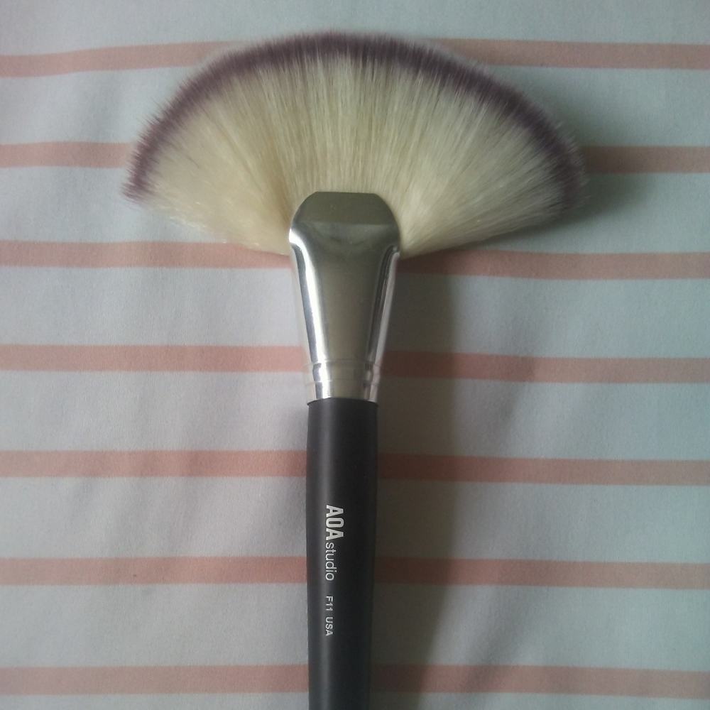 Giant fan brush